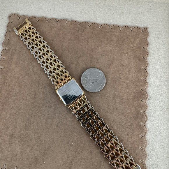 Vintage Seiko Gold Tone Watch with Bright Polish Gold Mesh Bracelet - Picture 10 of 10